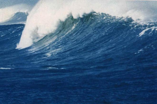 http://www.oceanpowermagazine.net/wp-content/uploads/2010/10/Ocean-Wave.jpg