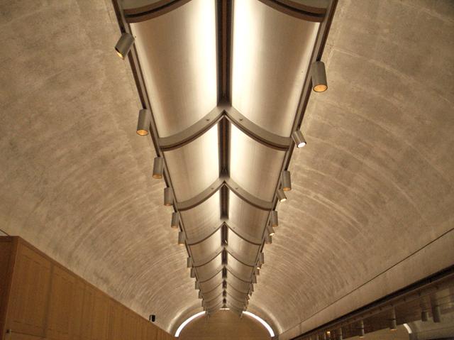 http://upload.wikimedia.org/wikipedia/commons/4/49/Kimbell_Art_Museum_vault_and_light_reflector.jpg