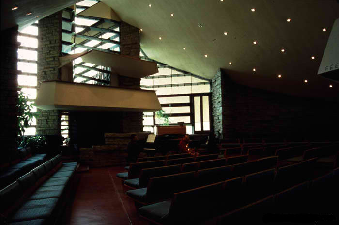 Unitarian Meeting House interior3