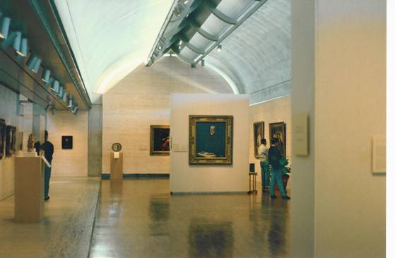 http://upload.wikimedia.org/wikipedia/commons/0/09/Kimbell_Art_Museum_interior.jpg